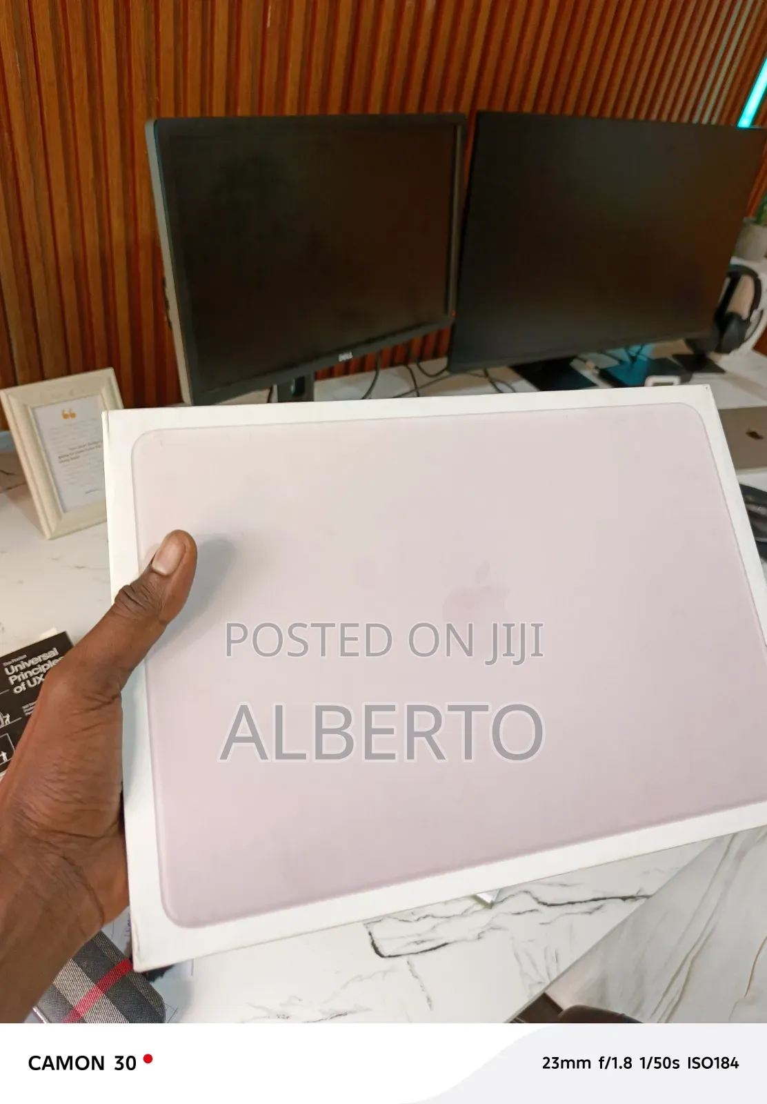 New Laptop Apple MacBook 8GB Apple M5 SSD 512GB