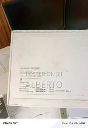New Laptop Apple MacBook 8GB Apple M5 SSD 512GB