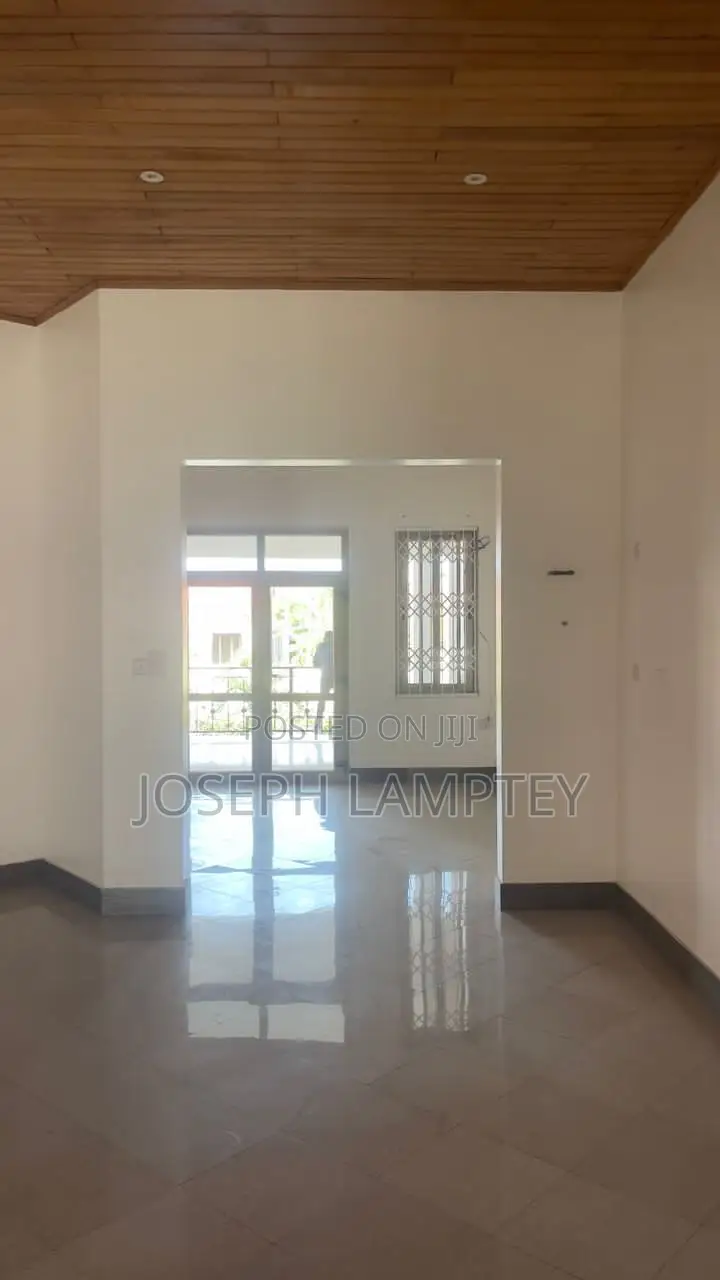 6bdrm House in Joseph Lamptey, American House for rent