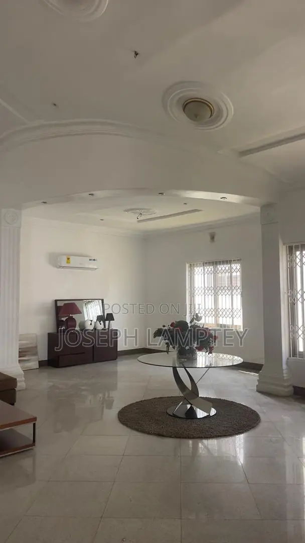 6bdrm House in Joseph Lamptey, American House for rent