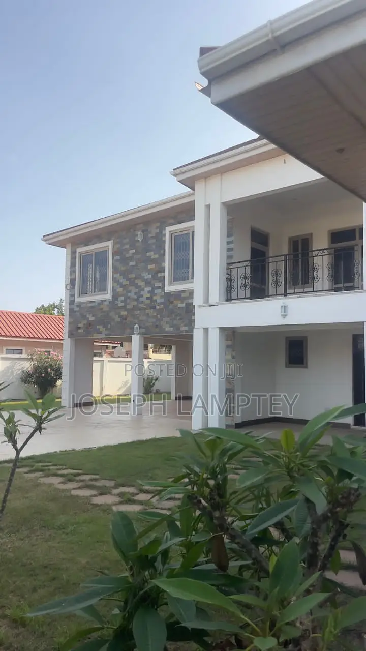 6bdrm House in Joseph Lamptey, American House for rent