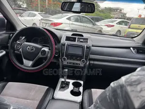 Toyota Camry SE 4dr Sedan (2.5L 4cyl 6A) 2013 Silver