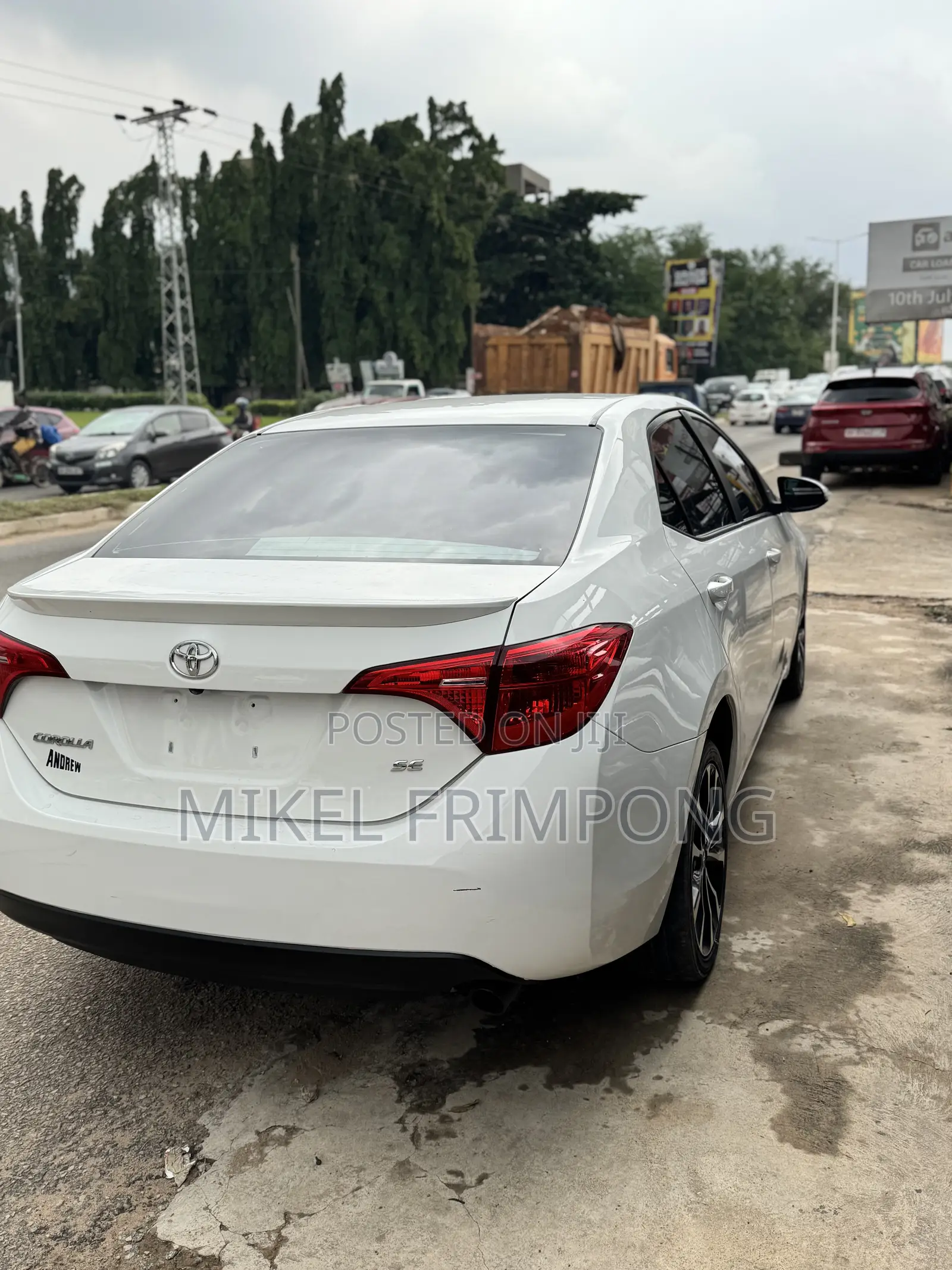 Toyota Corolla SE (1.8L 4cyl 2A) 2018 White