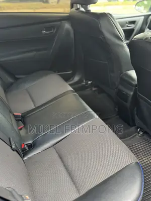 Toyota Corolla SE (1.8L 4cyl 2A) 2018 White