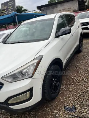 Hyundai Santa Fe SE AWD 2016 White