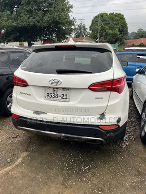 Hyundai Santa Fe SE AWD 2016 White