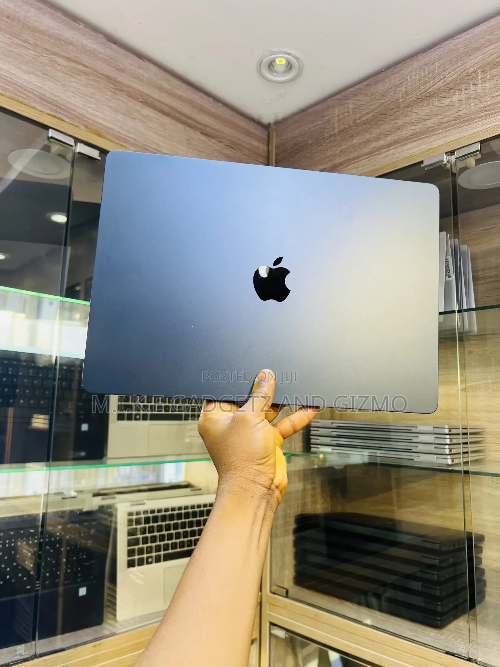 Laptop Apple MacBook Air 2023 M2 8GB Apple M2 SSD 256GB