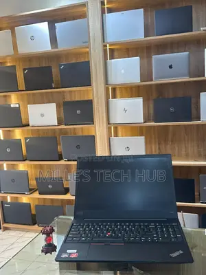 Laptop Lenovo ThinkPad E585 16GB AMD Ryzen 7 SSD 256GB