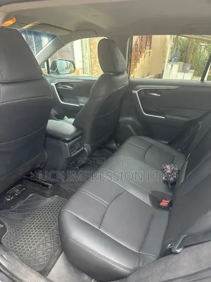 Toyota RAV4 2022 Blue