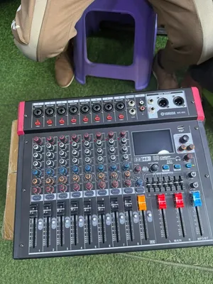 Yahama 8 Channel Raw Mixer With Effect