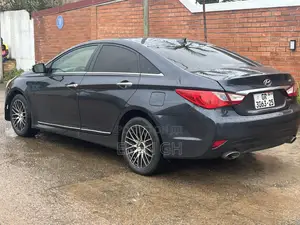 Hyundai Sonata Limited 2.0T Sedan (2.0L 4cyl 6A) 2013 Gray
