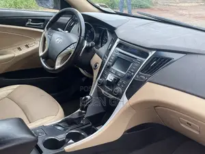Hyundai Sonata Limited 2.0T Sedan (2.0L 4cyl 6A) 2013 Gray
