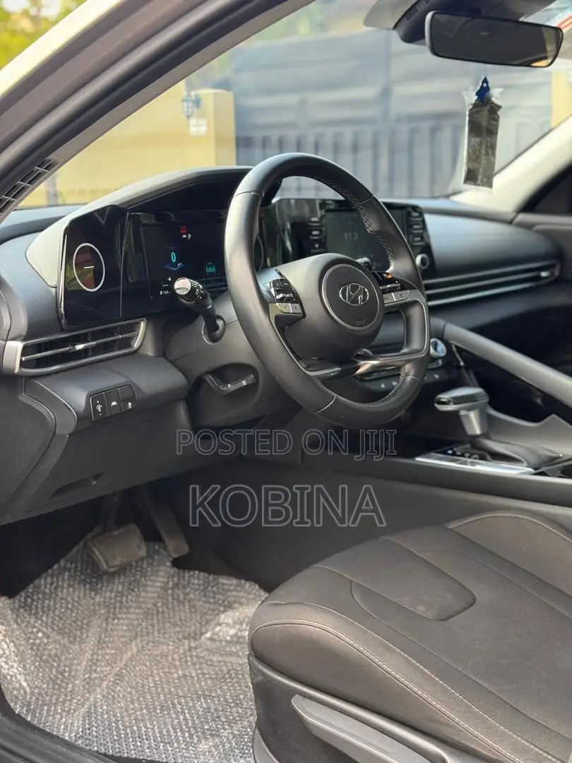 Hyundai Elantra SEL 2021 Gray