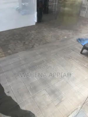 Office or Shop Is for Rent at Adum