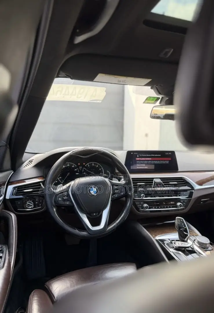 BMW 330i 2019 White