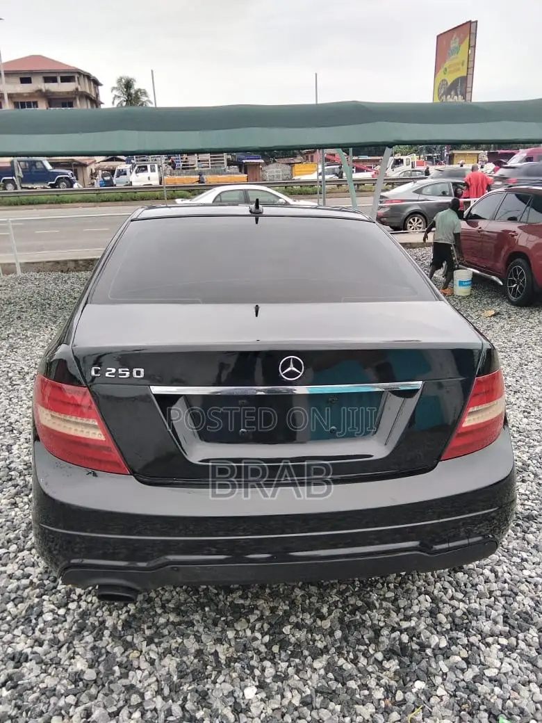 Mercedes-Benz C250 2013 Black