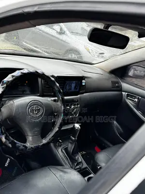 Toyota Corolla 2002 White