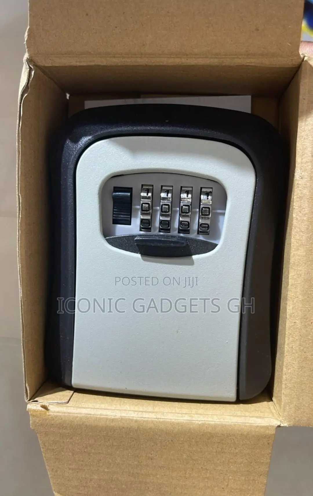 Wall-mount 4-digit Combination Key Lock Box