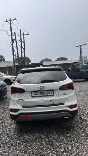 Hyundai Santa Fe SE AWD 2017 White