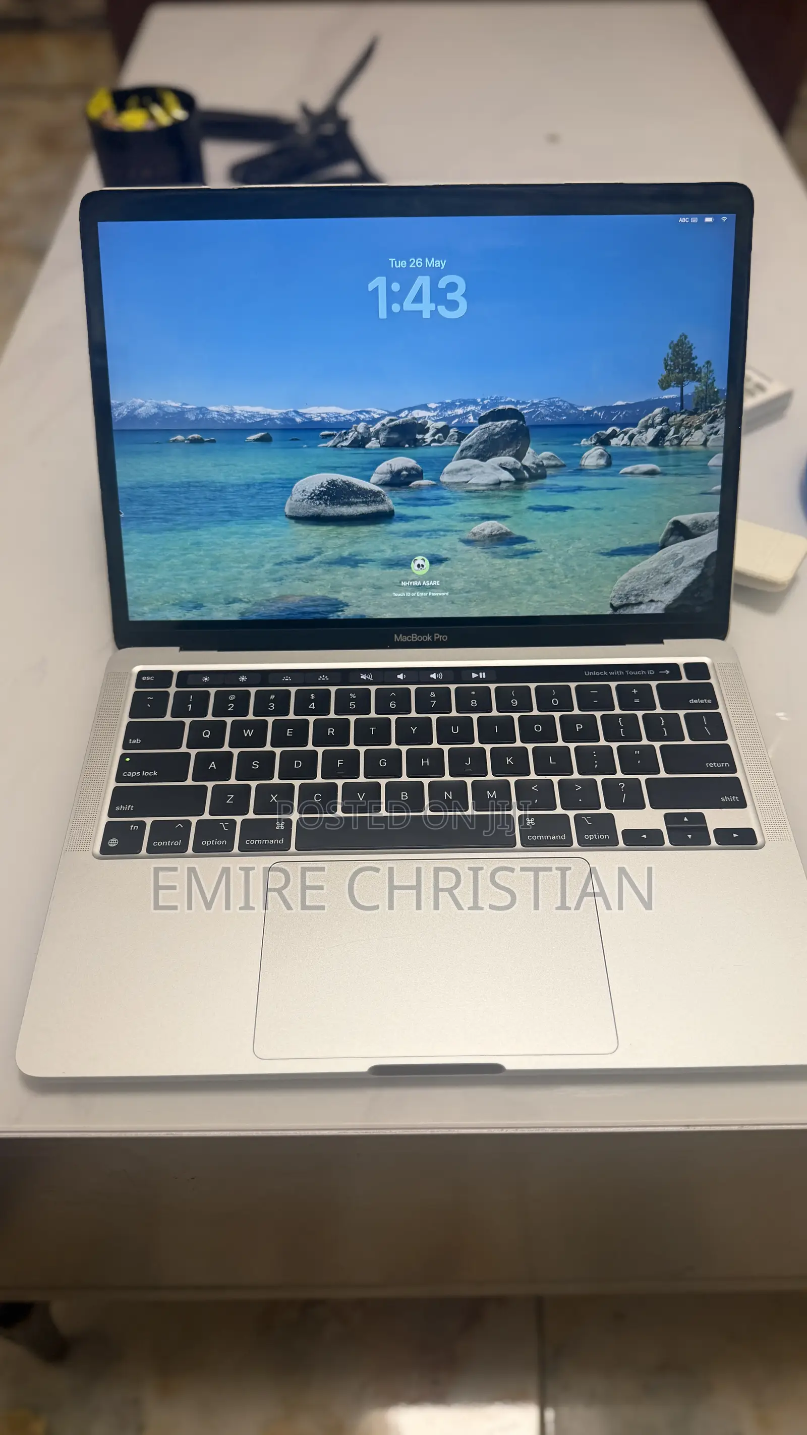 Laptop Apple MacBook Pro 2022 M2 16GB Apple M2 SSD 256GB