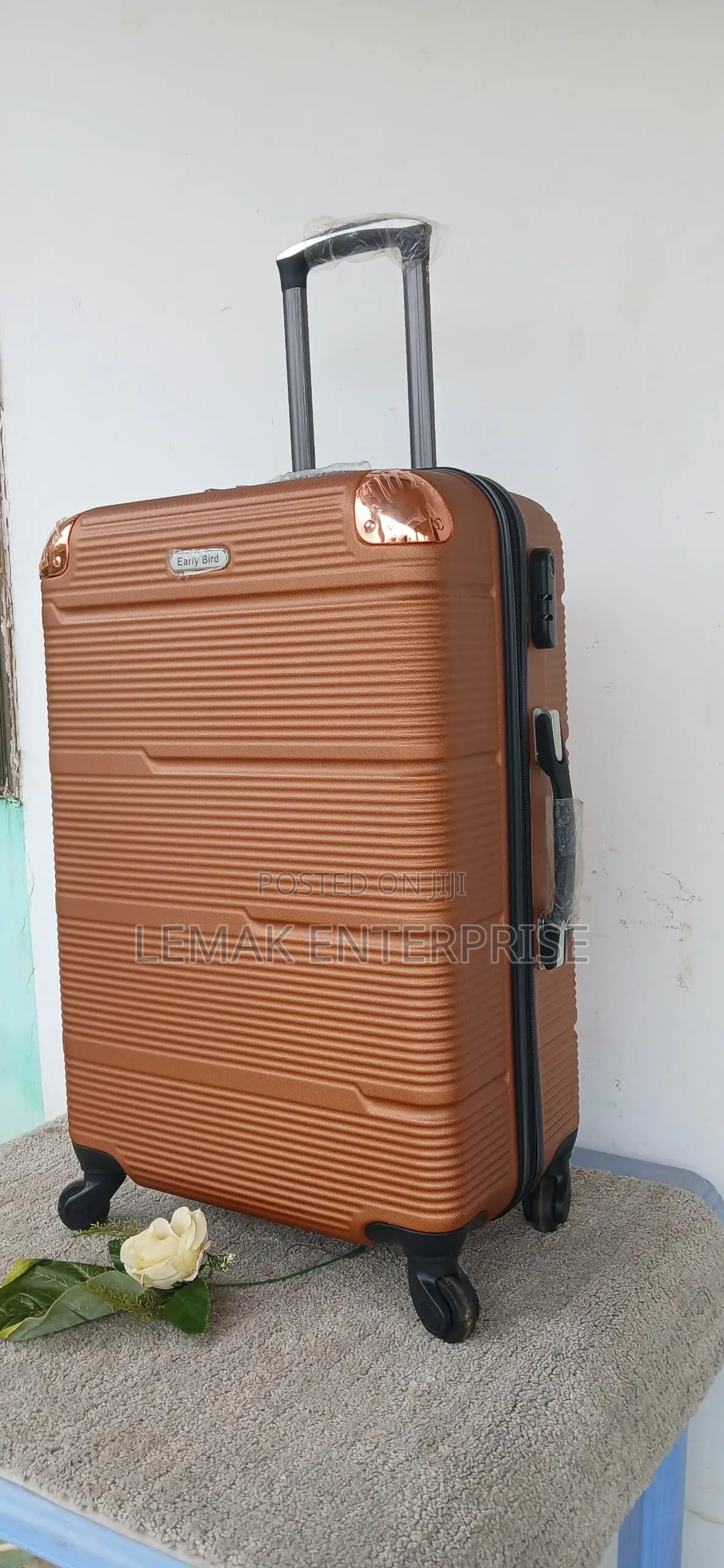 Hardshell Spinner Traveling Suitcase – Copper/Bronze Color.