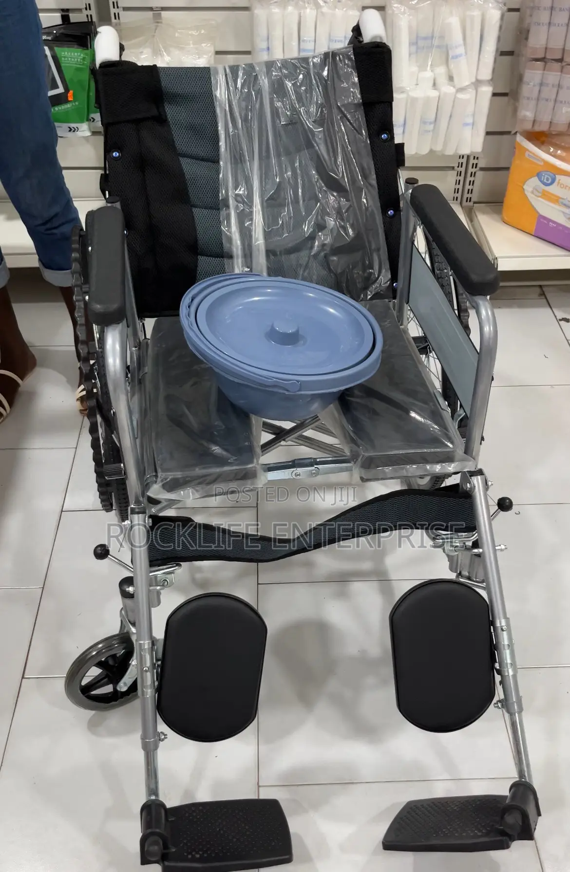 Recliner Commode Wheelchair