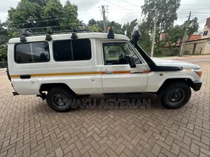 Toyota Land Cruiser Cygnus 4.7 2007 White