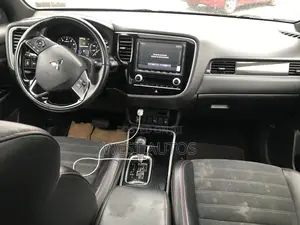 Mitsubishi Outlander LE S-AWC 2020 Black