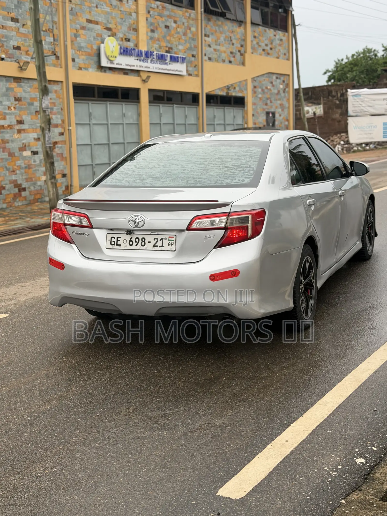 Toyota Camry SE 4dr Sedan (2.5L 4cyl 6A) 2014 Silver
