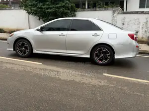 Toyota Camry SE 4dr Sedan (2.5L 4cyl 6A) 2014 Silver