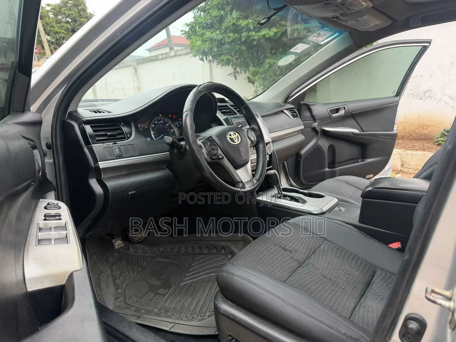 Toyota Camry SE 4dr Sedan (2.5L 4cyl 6A) 2014 Silver