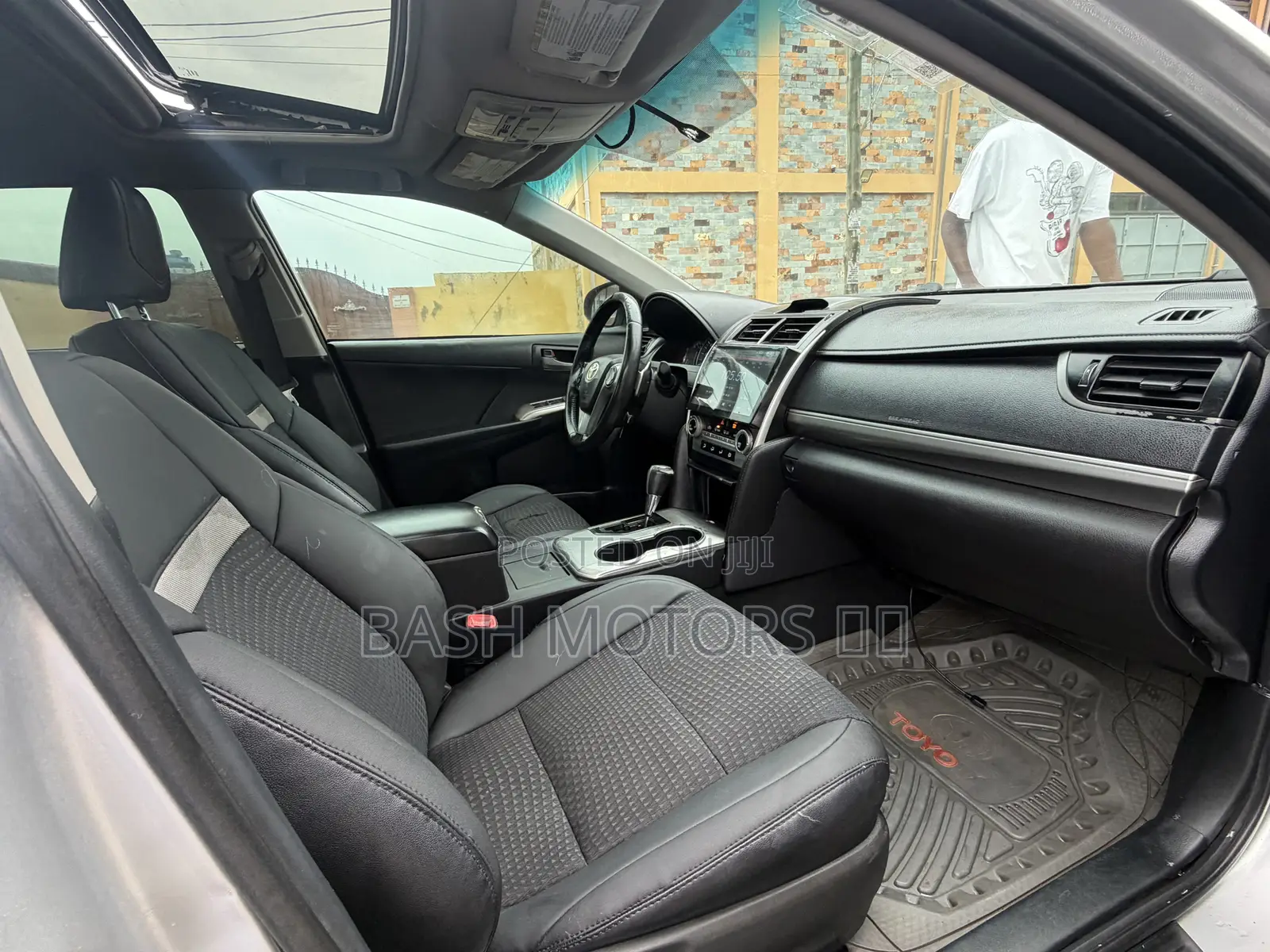 Toyota Camry SE 4dr Sedan (2.5L 4cyl 6A) 2014 Silver