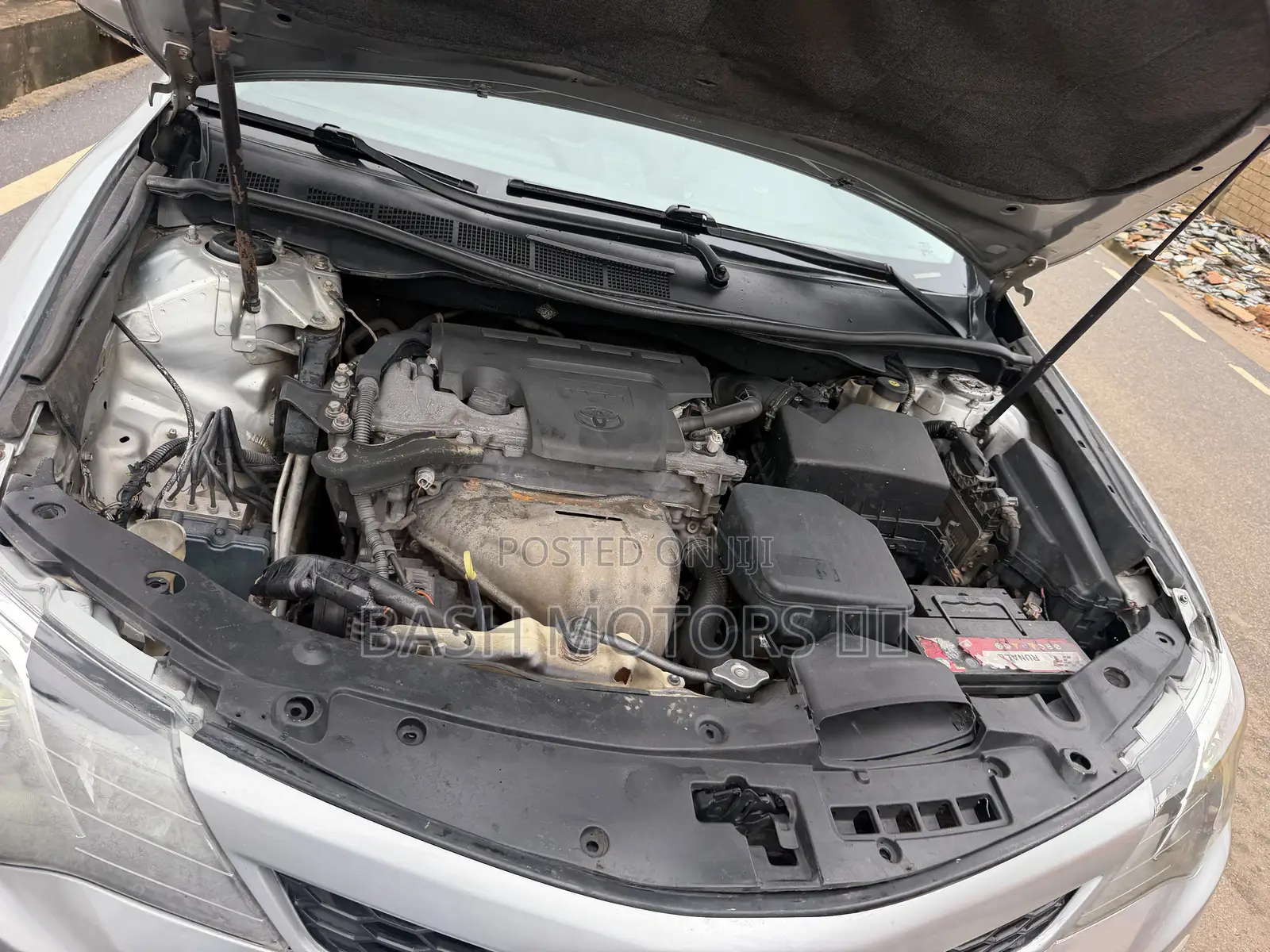 Toyota Camry SE 4dr Sedan (2.5L 4cyl 6A) 2014 Silver