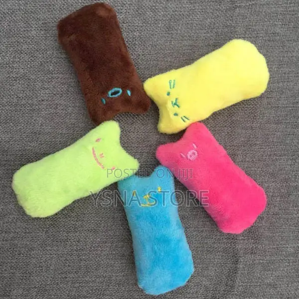 Teeth Gridding Catnip Toy