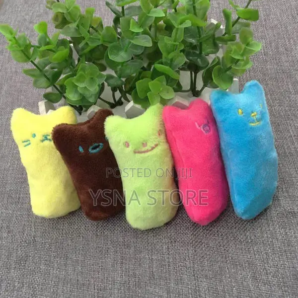 Teeth Gridding Catnip Toy