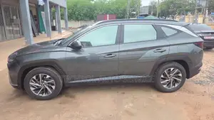 Hyundai Tucson SE 2022 Gray