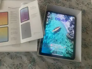 New Apple iPad Air (2022) 64 GB Gray