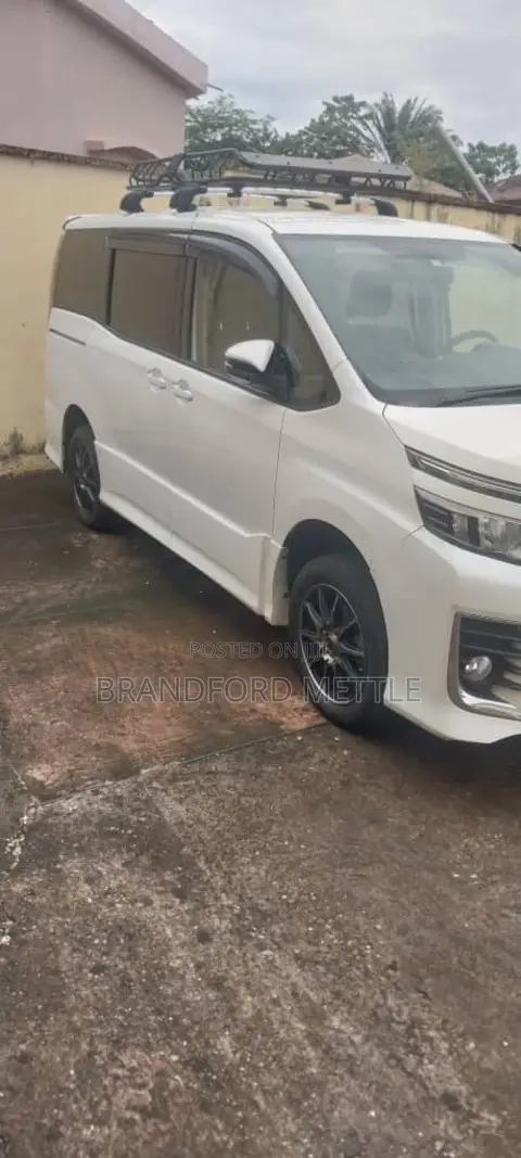 Toyota Voxy 2015 White