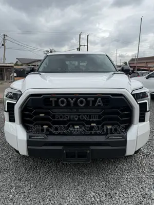 Toyota Tundra 2023 White