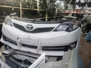 2014 Toyota Camry Front Cut