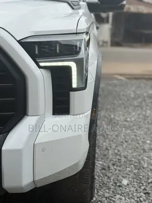 Toyota Tundra 2023 White