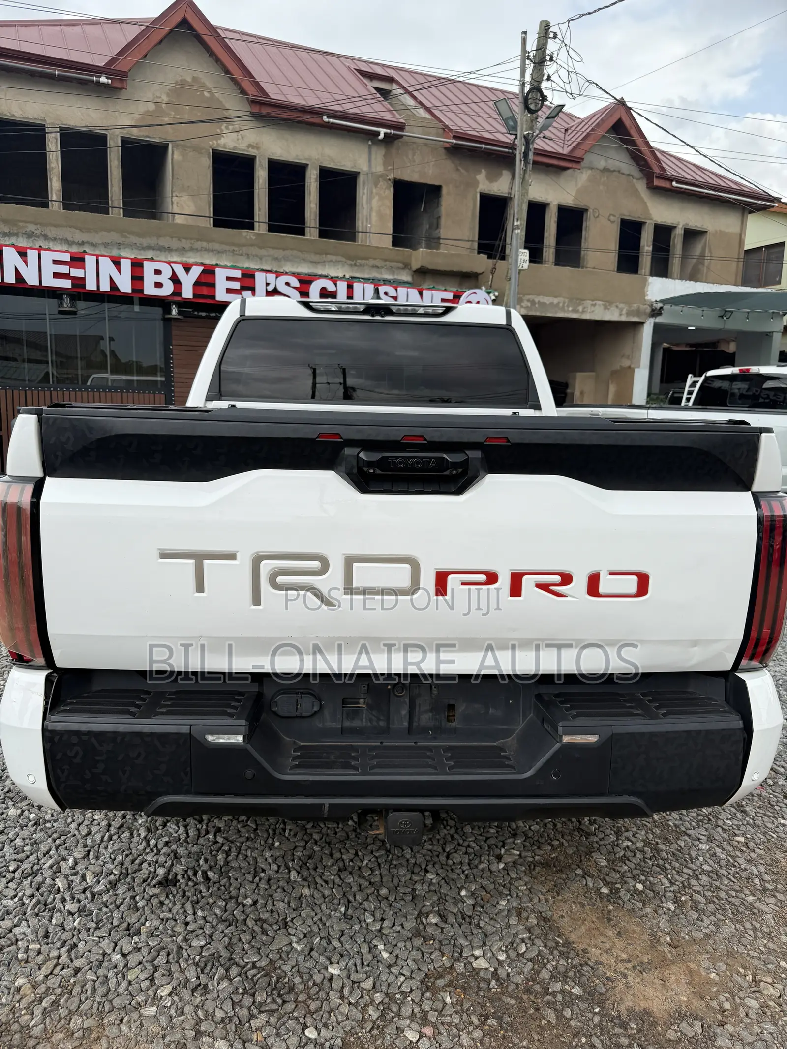 Toyota Tundra 2023 White
