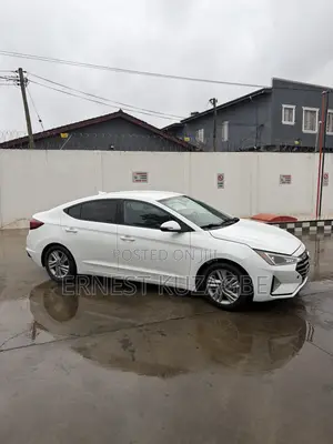 Hyundai Elantra 2019 White