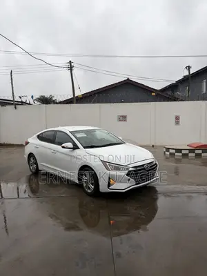 Hyundai Elantra 2019 White