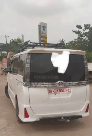 Toyota Voxy 2015 White