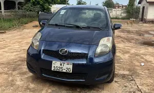 Toyota Vitz 1.3 FWD 5dr 2010 Blue