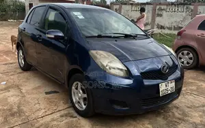 Toyota Vitz 1.3 FWD 5dr 2010 Blue