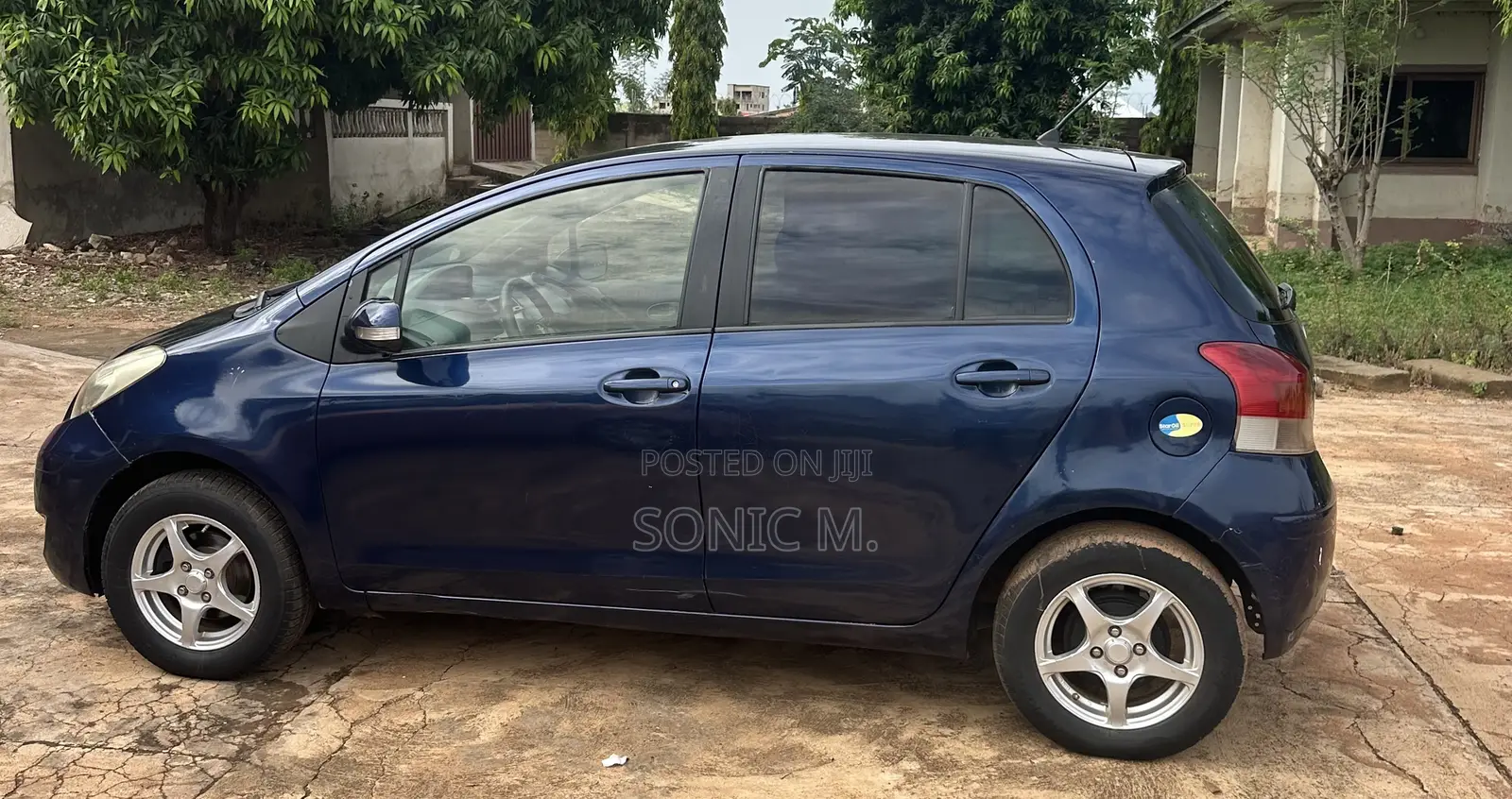Toyota Vitz 1.3 FWD 5dr 2010 Blue