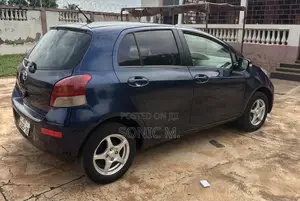 Toyota Vitz 1.3 FWD 5dr 2010 Blue