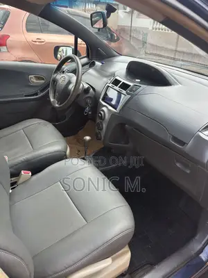 Toyota Vitz 1.3 FWD 5dr 2010 Blue